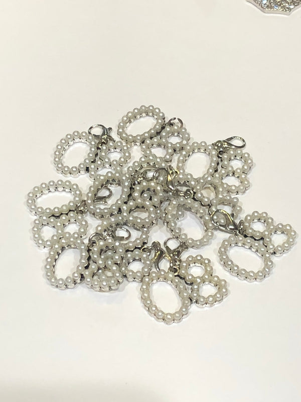 Pearl O8 Charm